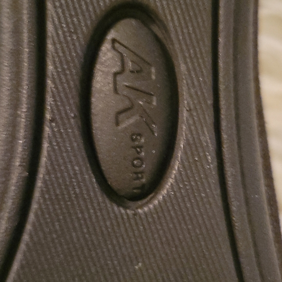 Anne Klein Shoes for girls - Picture 7 of 9